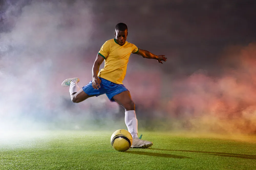 举足轻重的 举足轻重的